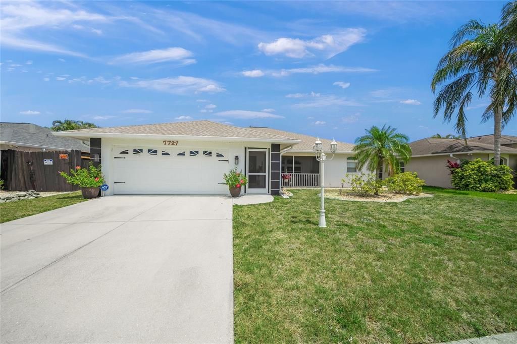 Active With Contract: $470,000 (3 beds, 2 baths, 1865 Square Feet)