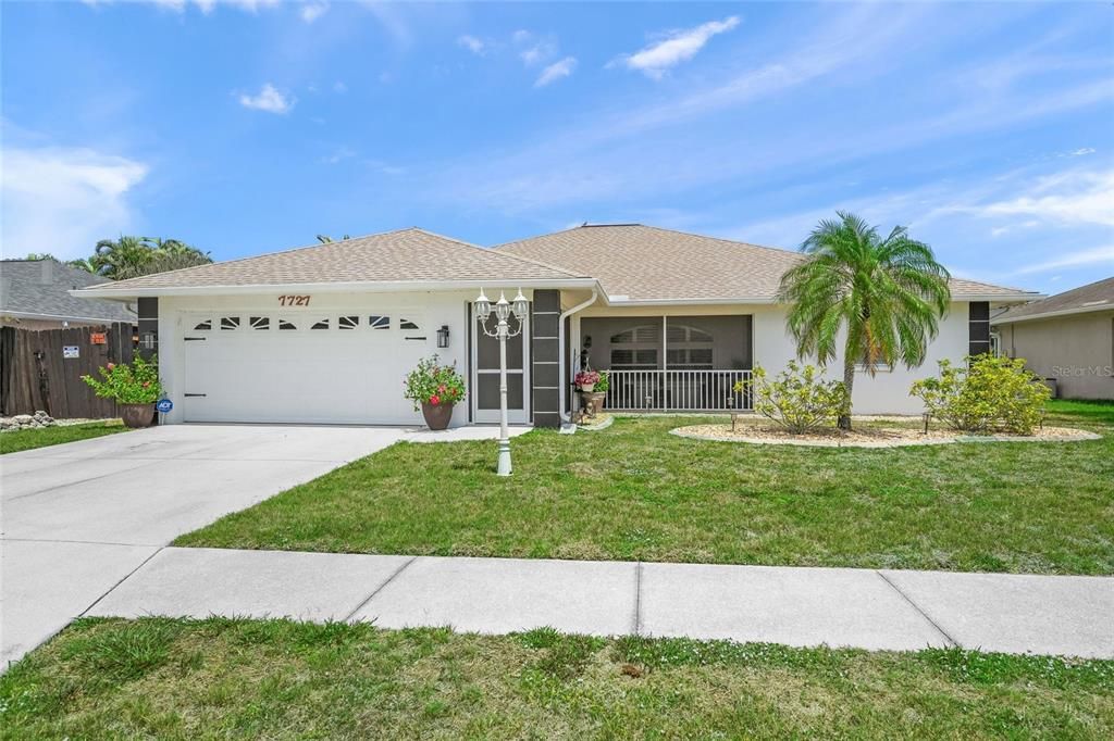 Active With Contract: $470,000 (3 beds, 2 baths, 1865 Square Feet)