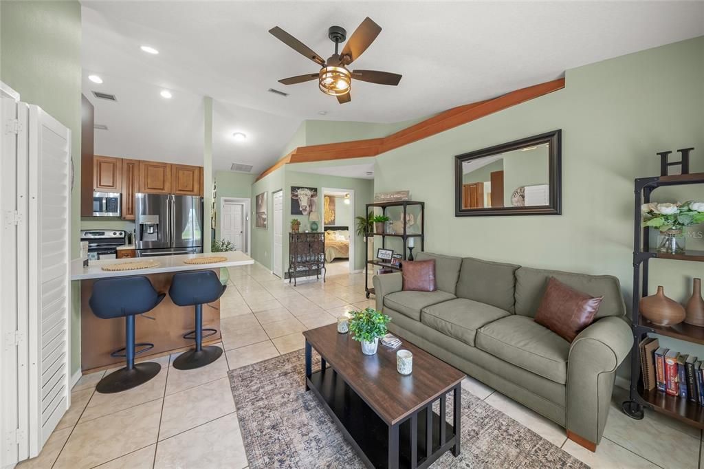 Active With Contract: $470,000 (3 beds, 2 baths, 1865 Square Feet)