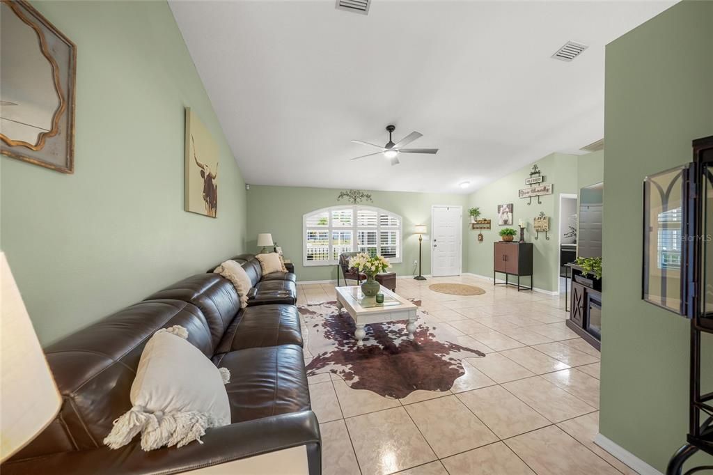 Active With Contract: $470,000 (3 beds, 2 baths, 1865 Square Feet)