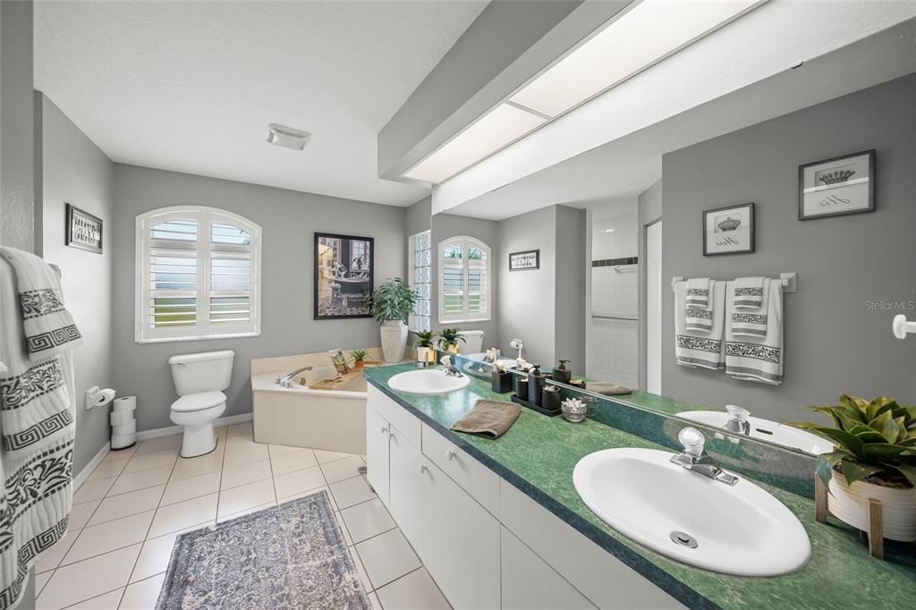 Active With Contract: $470,000 (3 beds, 2 baths, 1865 Square Feet)