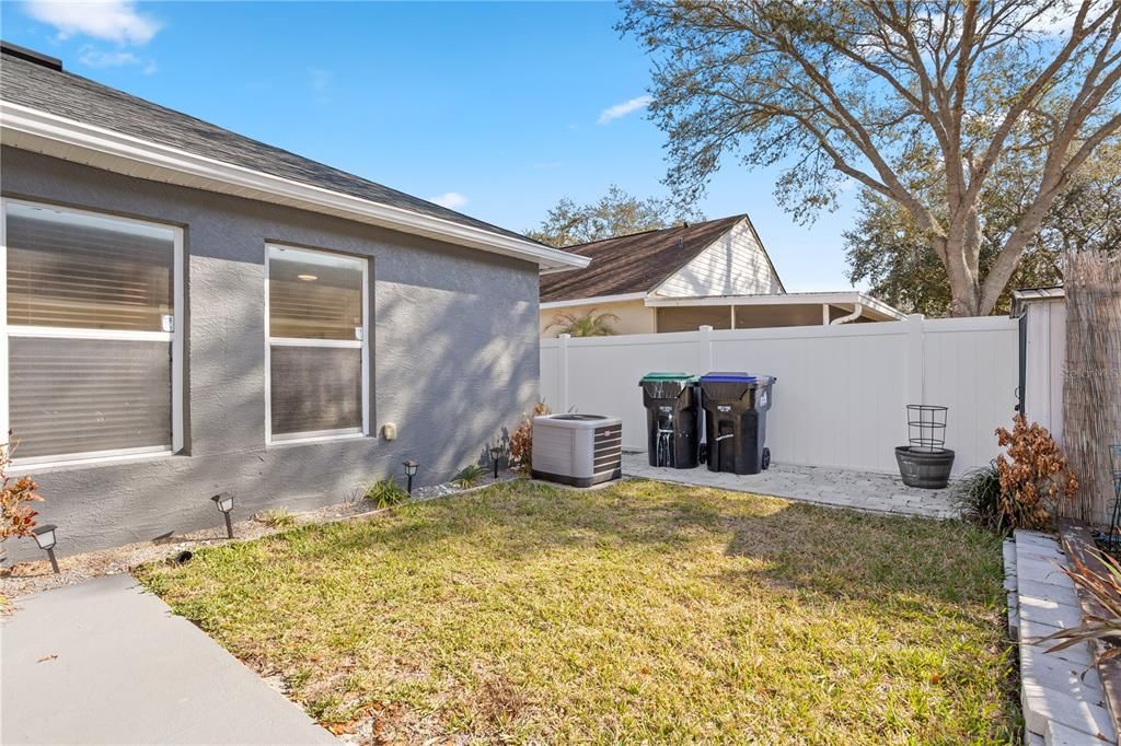 Activo con contrato: $369,000 (3 camas, 2 baños, 1443 Pies cuadrados)