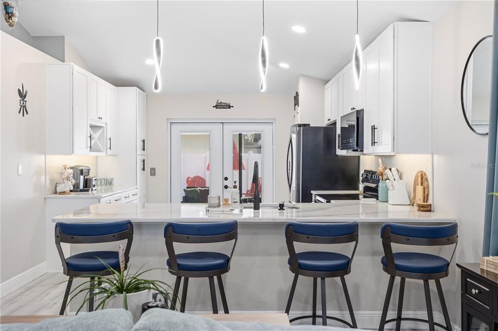 Activo con contrato: $369,000 (3 camas, 2 baños, 1443 Pies cuadrados)