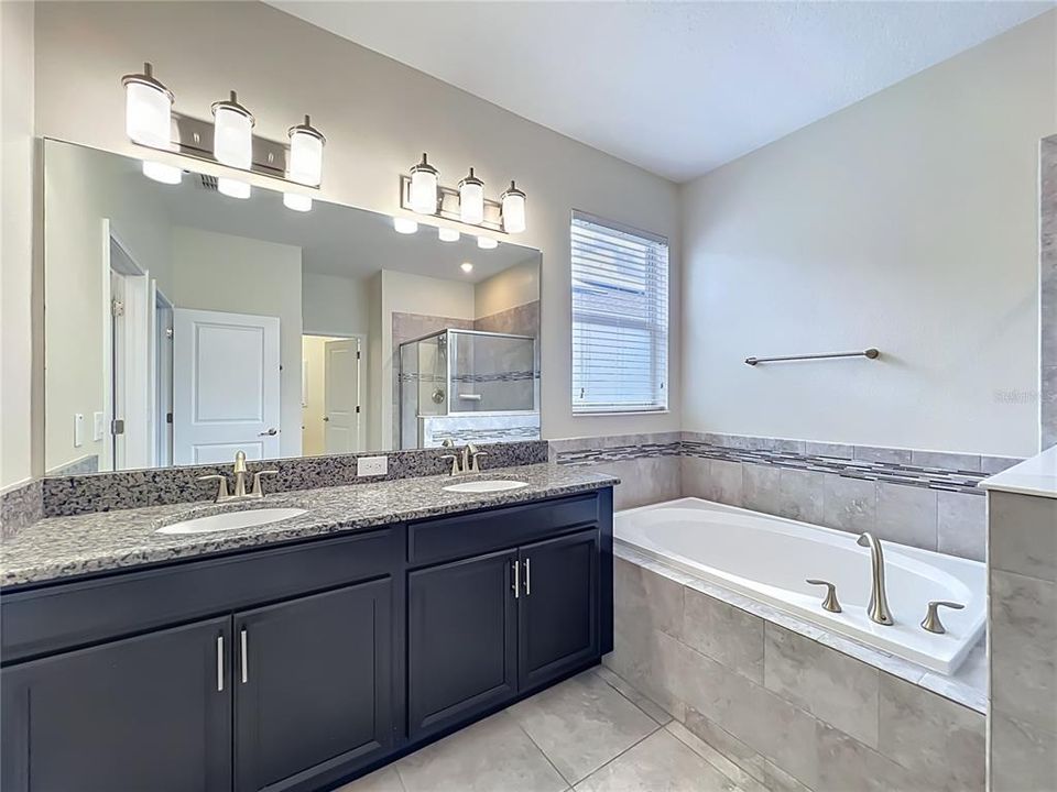 Active With Contract: $518,000 (4 beds, 3 baths, 2112 Square Feet)