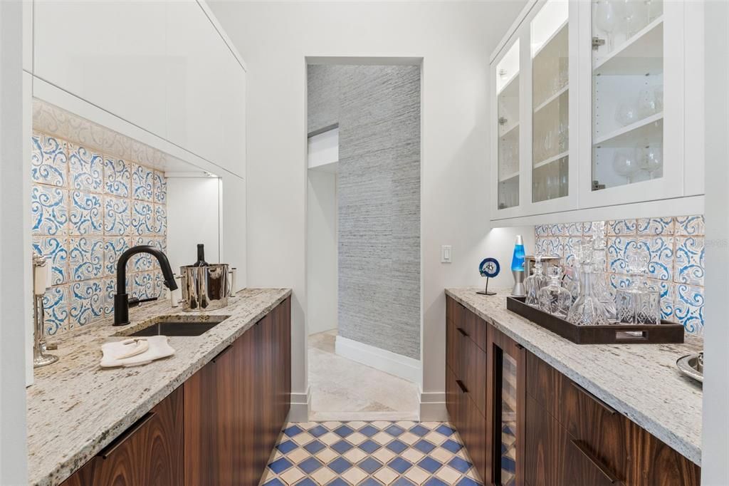 For Sale: $11,490,000 (5 beds, 8 baths, 9757 Square Feet)