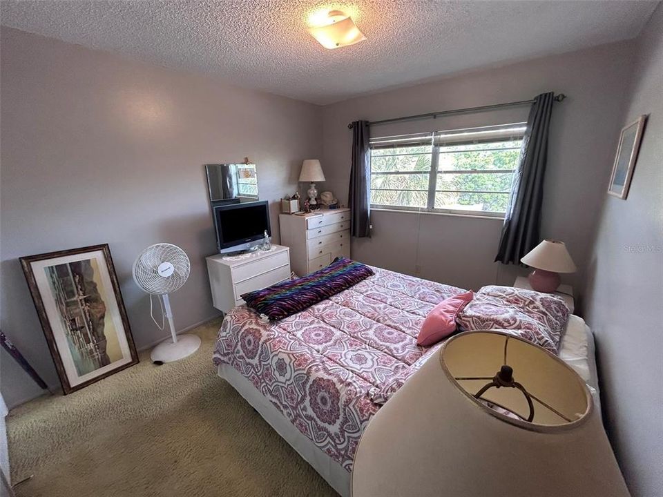 For Sale: $175,000 (2 beds, 2 baths, 1100 Square Feet)