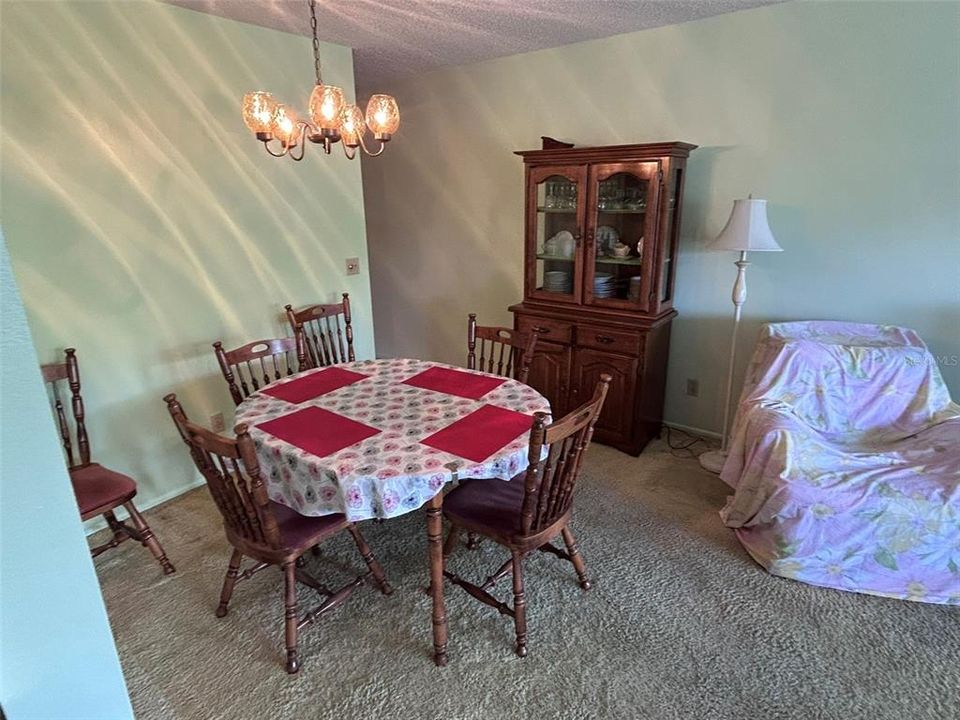 For Sale: $175,000 (2 beds, 2 baths, 1100 Square Feet)