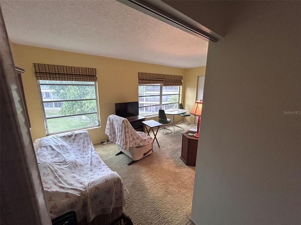 For Sale: $175,000 (2 beds, 2 baths, 1100 Square Feet)