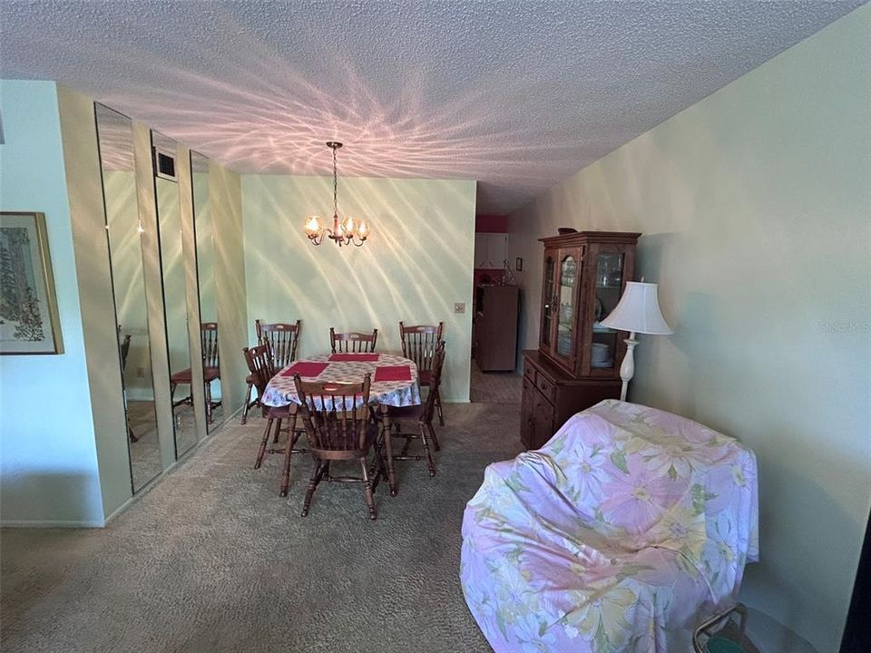 For Sale: $175,000 (2 beds, 2 baths, 1100 Square Feet)