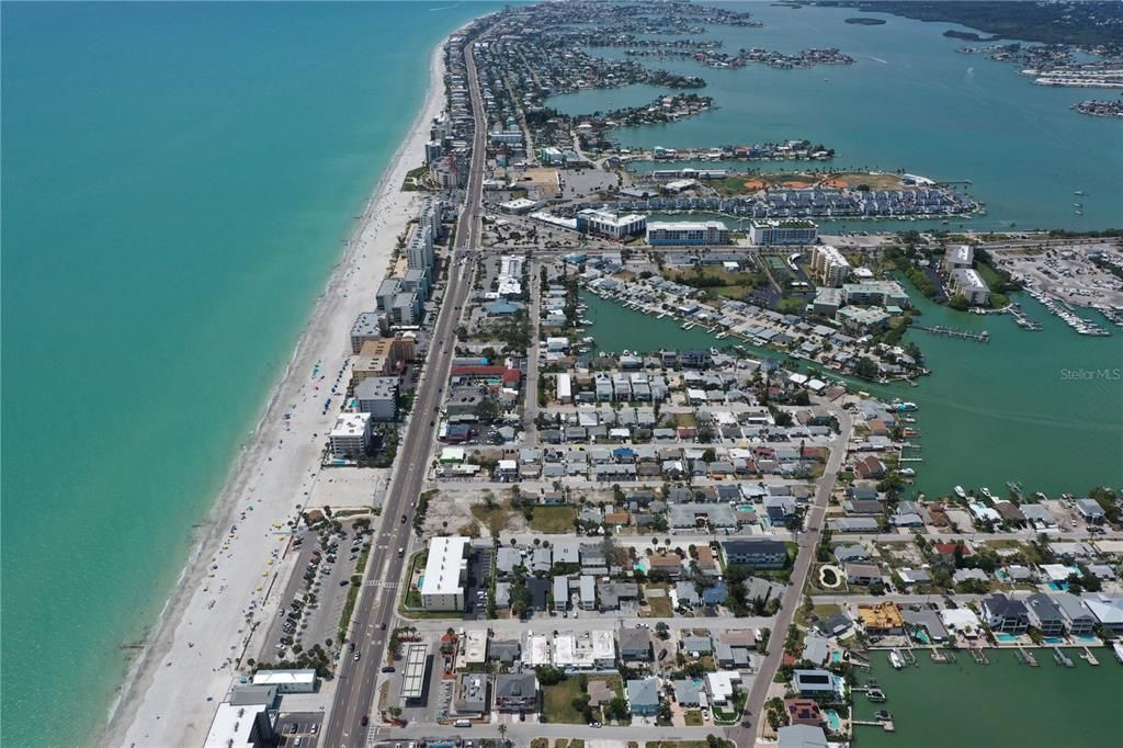 Под контрактом: $597,500 (3 спален, 0 ванн, 1614 Квадратных фут)