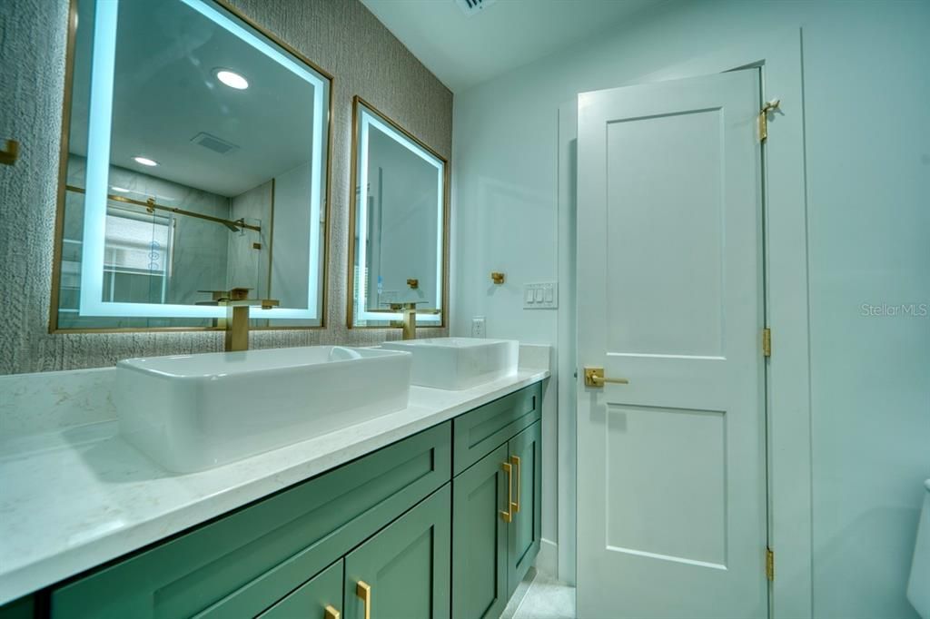 В аренду: $3,900 (4 спален, 3 ванн, 2130 Квадратных фут)