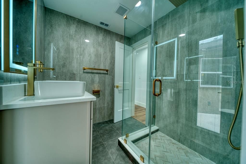 В аренду: $3,900 (4 спален, 3 ванн, 2130 Квадратных фут)
