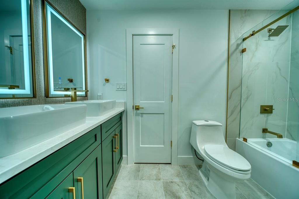 В аренду: $3,900 (4 спален, 3 ванн, 2130 Квадратных фут)