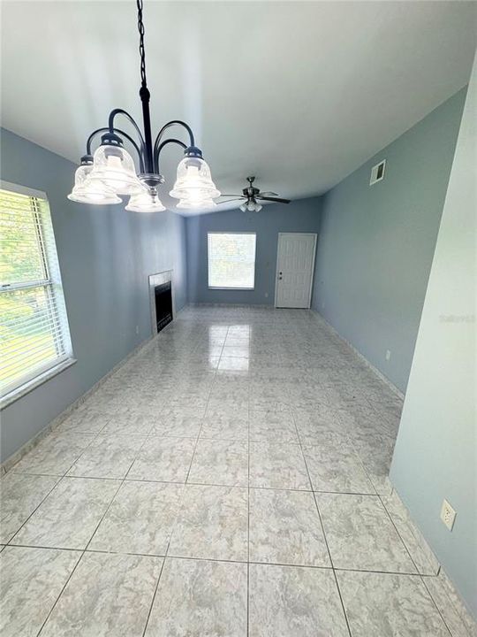 Active With Contract: $1,500 (2 beds, 2 baths, 851 Square Feet)