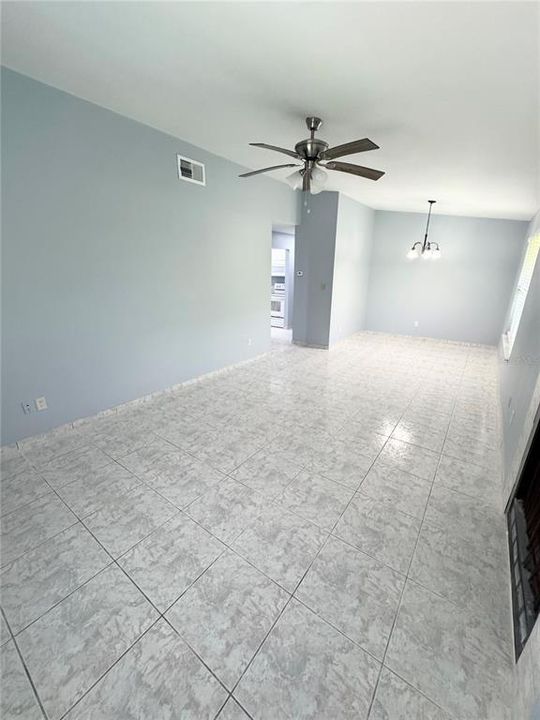 Active With Contract: $1,500 (2 beds, 2 baths, 851 Square Feet)