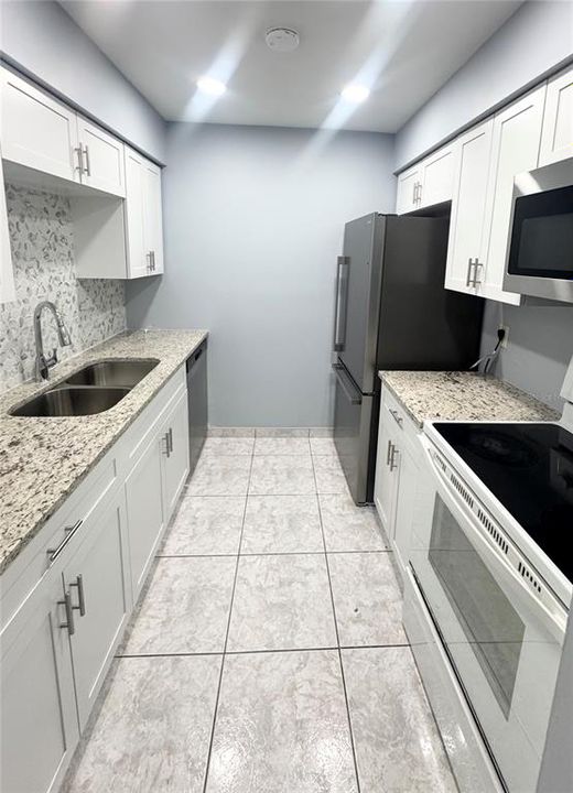 Active With Contract: $1,500 (2 beds, 2 baths, 851 Square Feet)