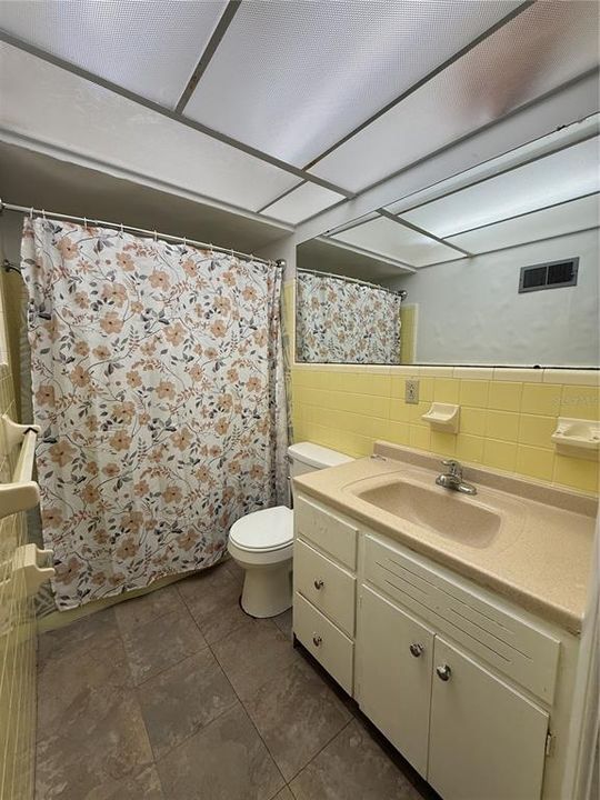 En Renta: $2,500 (4 camas, 3 baños, 2523 Pies cuadrados)