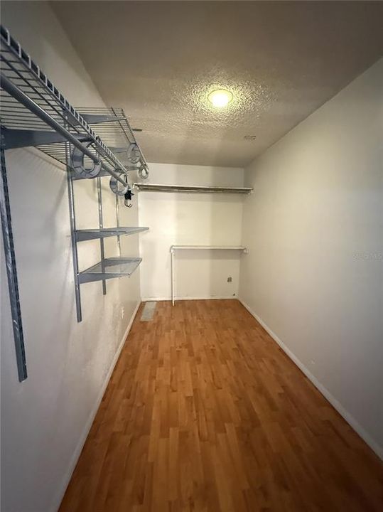 En Renta: $2,500 (4 camas, 3 baños, 2523 Pies cuadrados)