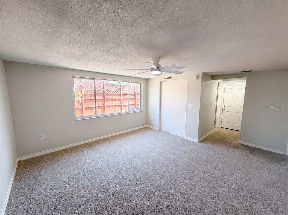 Activo con contrato: $291,000 (3 camas, 2 baños, 1307 Pies cuadrados)