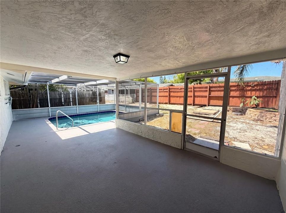 Activo con contrato: $291,000 (3 camas, 2 baños, 1307 Pies cuadrados)