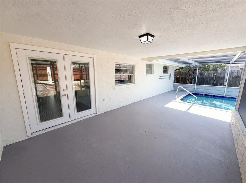 Activo con contrato: $291,000 (3 camas, 2 baños, 1307 Pies cuadrados)