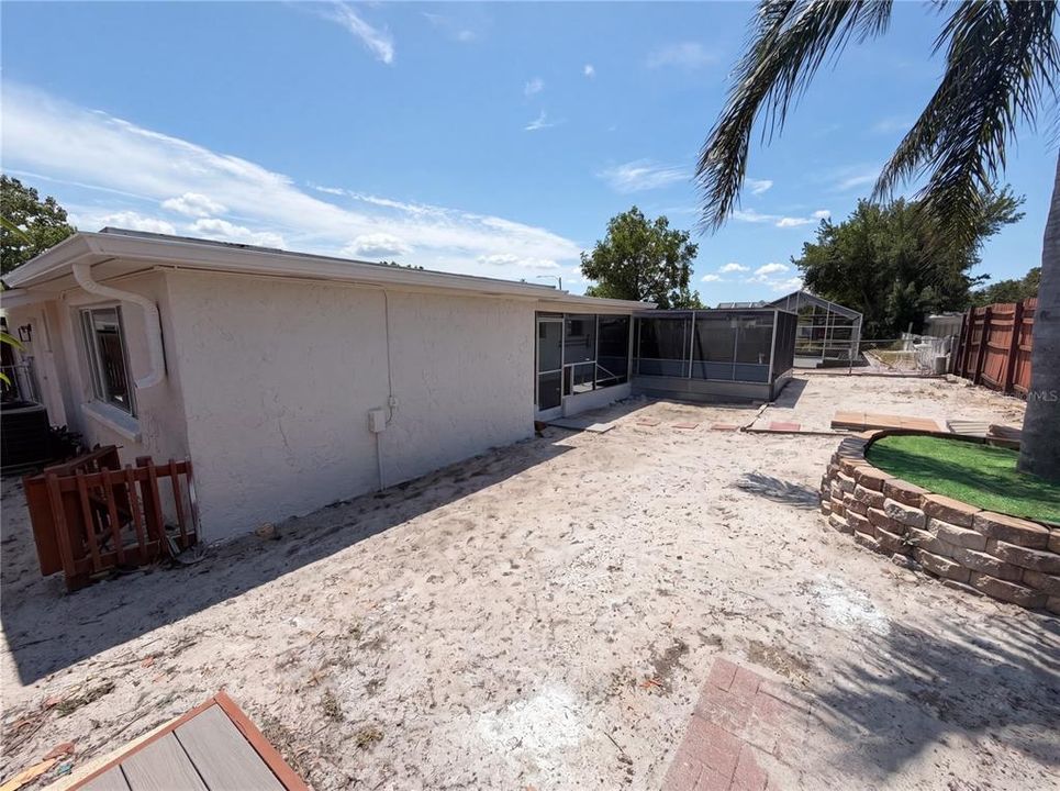 Activo con contrato: $291,000 (3 camas, 2 baños, 1307 Pies cuadrados)