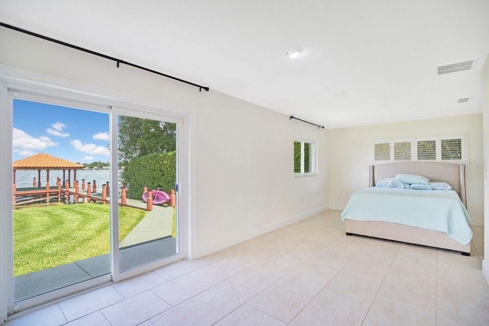 En Venta: $879,900 (3 camas, 2 baños, 2307 Pies cuadrados)