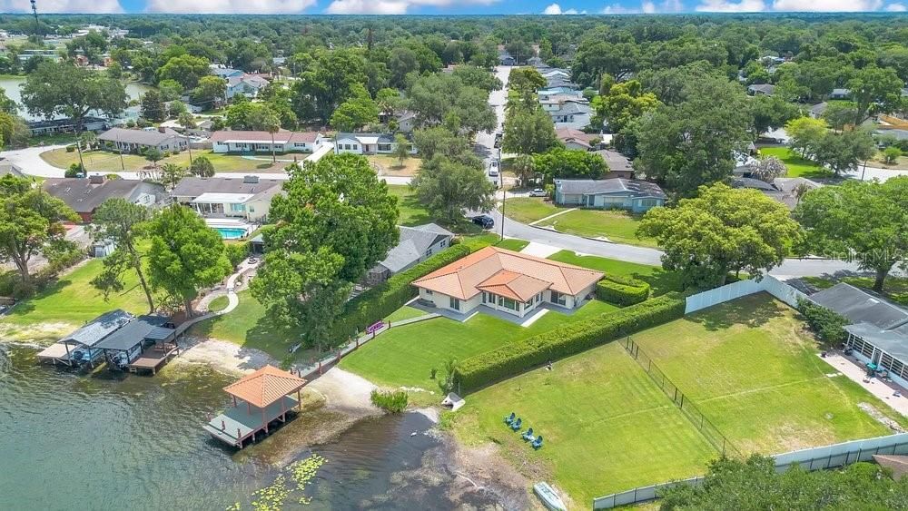 En Venta: $879,900 (3 camas, 2 baños, 2307 Pies cuadrados)