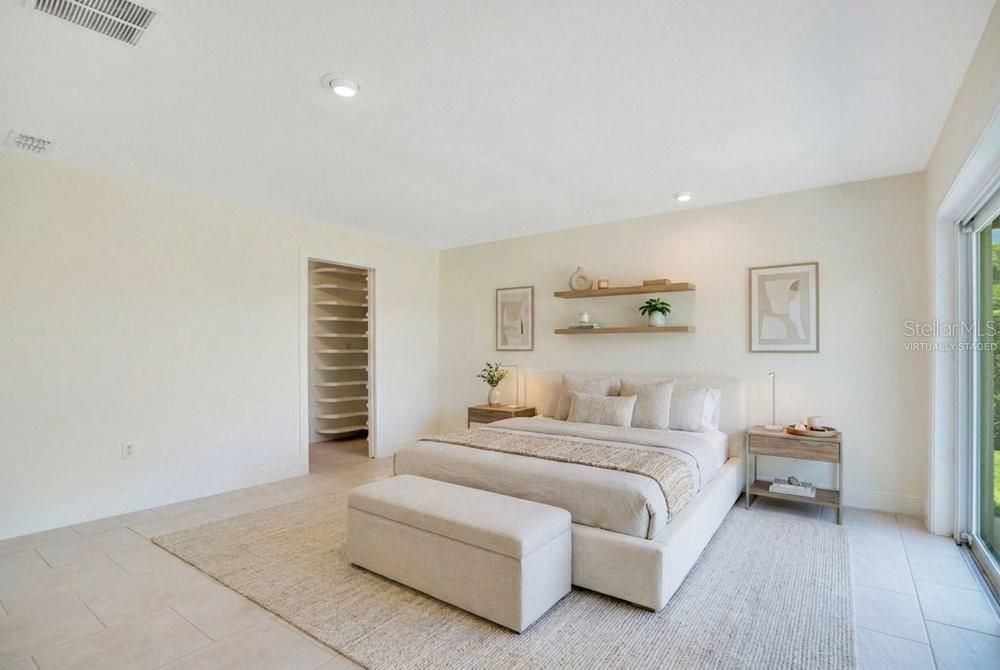En Venta: $879,900 (3 camas, 2 baños, 2307 Pies cuadrados)