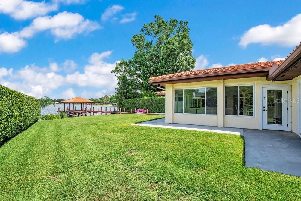 En Venta: $879,900 (3 camas, 2 baños, 2307 Pies cuadrados)