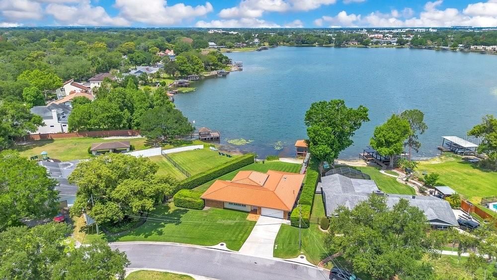 En Venta: $879,900 (3 camas, 2 baños, 2307 Pies cuadrados)