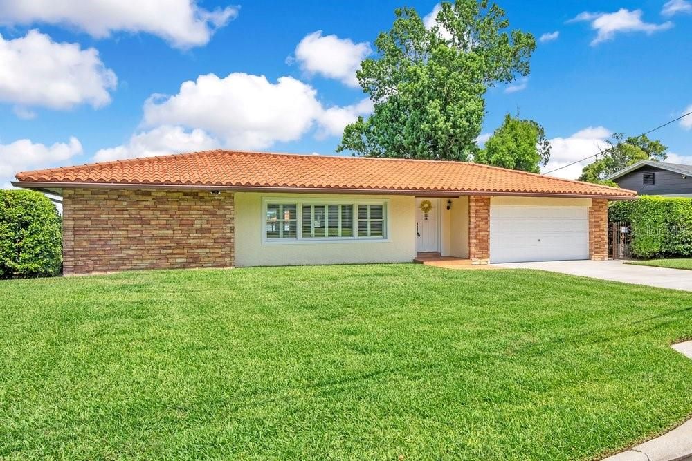 En Venta: $879,900 (3 camas, 2 baños, 2307 Pies cuadrados)