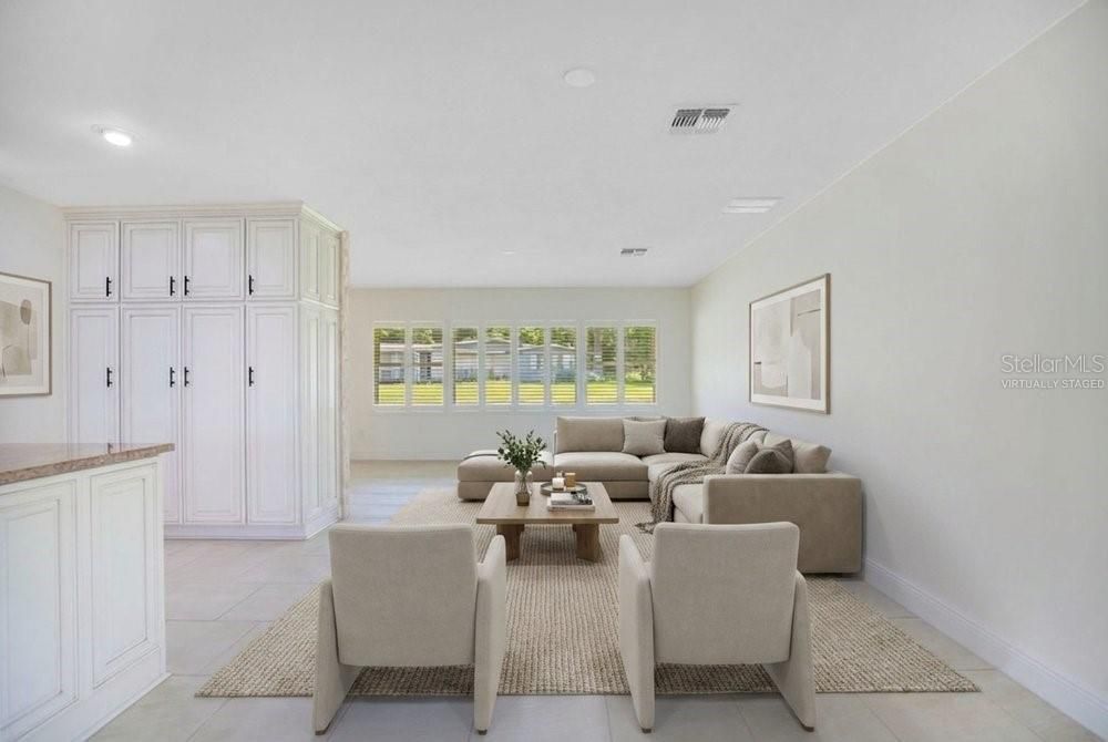 En Venta: $879,900 (3 camas, 2 baños, 2307 Pies cuadrados)