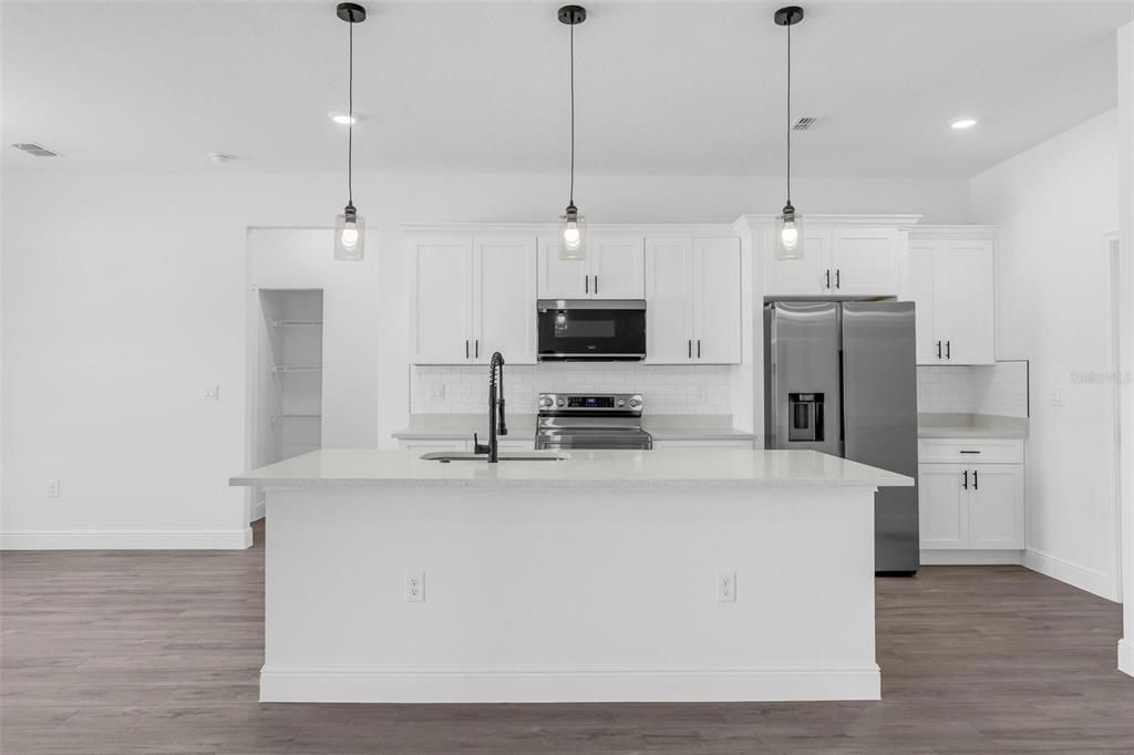 Active With Contract: $324,000 (4 beds, 3 baths, 1949 Square Feet)
