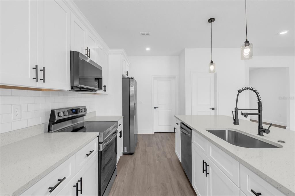 Active With Contract: $324,000 (4 beds, 3 baths, 1949 Square Feet)