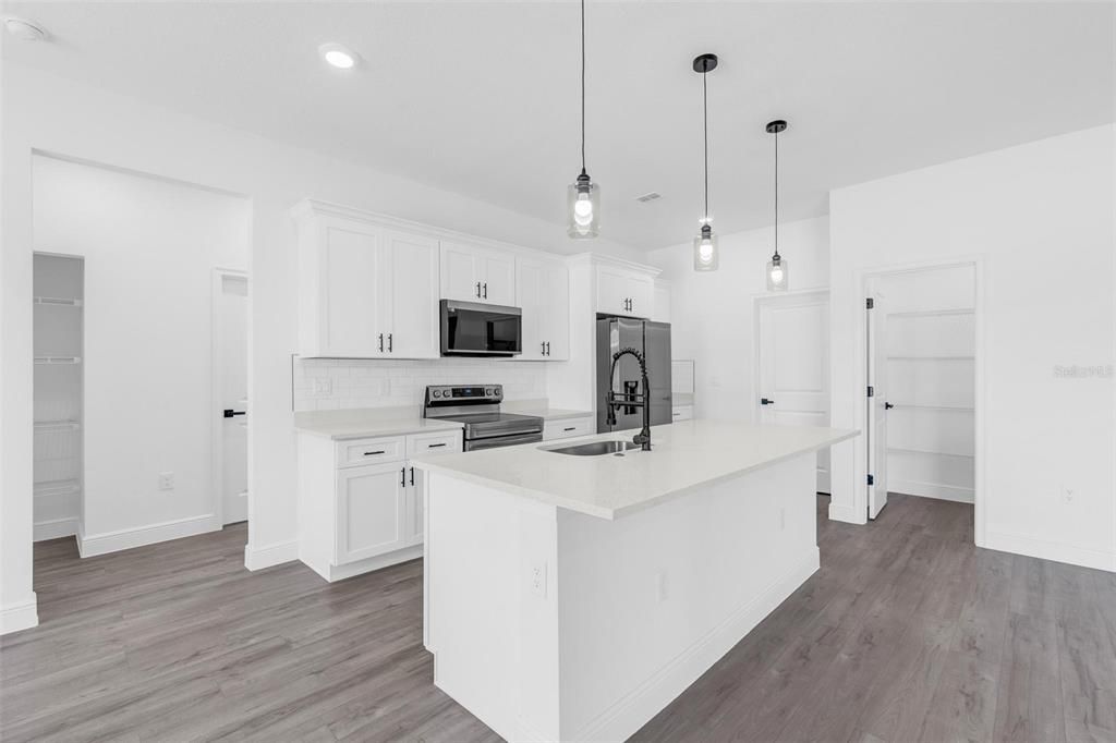 Active With Contract: $324,000 (4 beds, 3 baths, 1949 Square Feet)