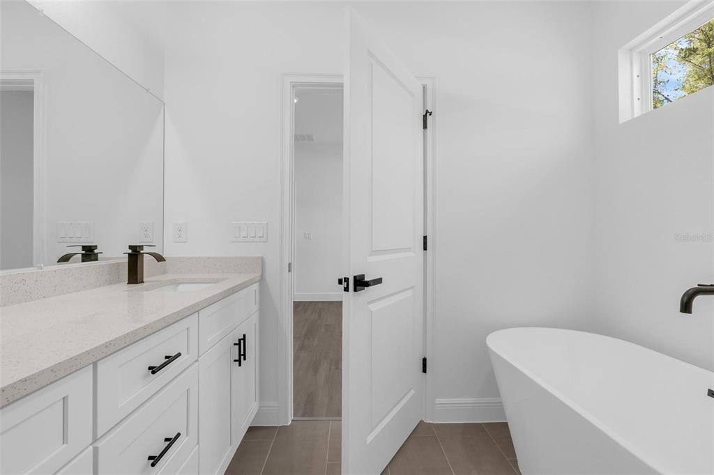 Active With Contract: $324,000 (4 beds, 3 baths, 1949 Square Feet)