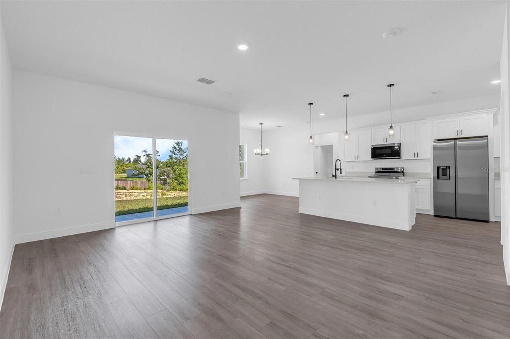 Active With Contract: $324,000 (4 beds, 3 baths, 1949 Square Feet)