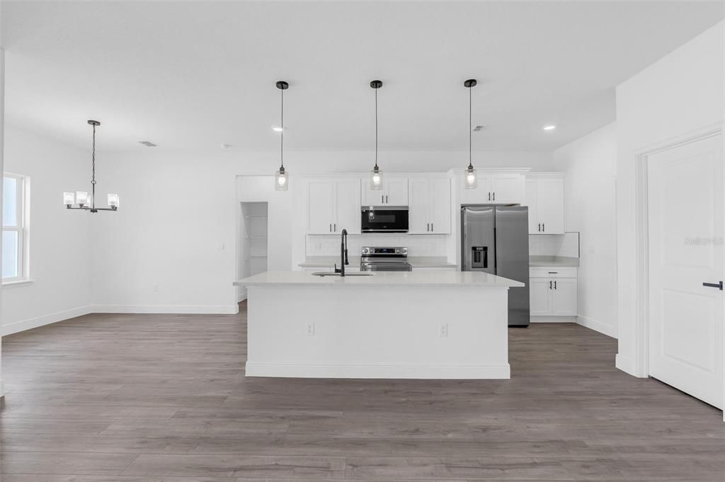 Active With Contract: $324,000 (4 beds, 3 baths, 1949 Square Feet)