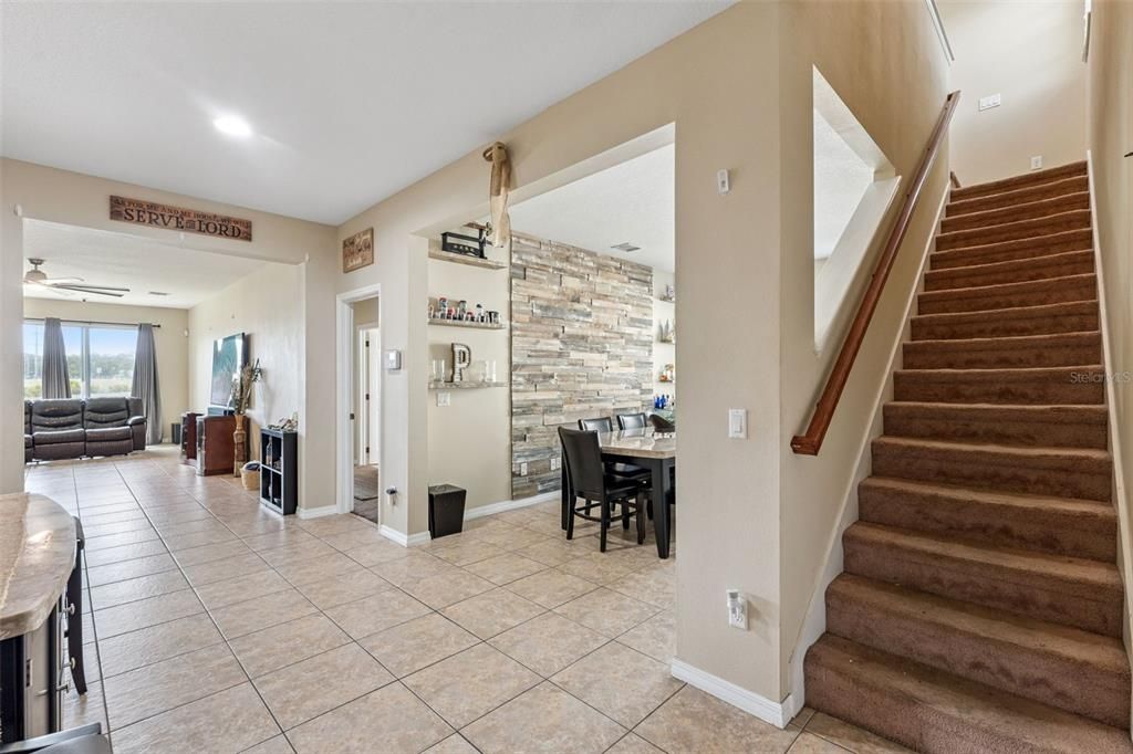For Sale: $550,000 (4 beds, 3 baths, 2712 Square Feet)