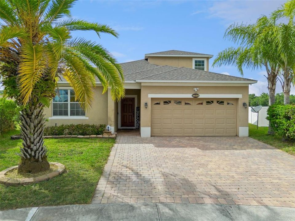 For Sale: $550,000 (4 beds, 3 baths, 2712 Square Feet)
