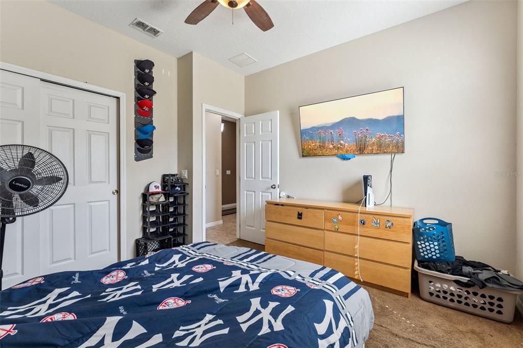 For Sale: $550,000 (4 beds, 3 baths, 2712 Square Feet)