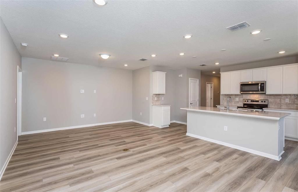 For Sale: $315,990 (4 beds, 2 baths, 1580 Square Feet)
