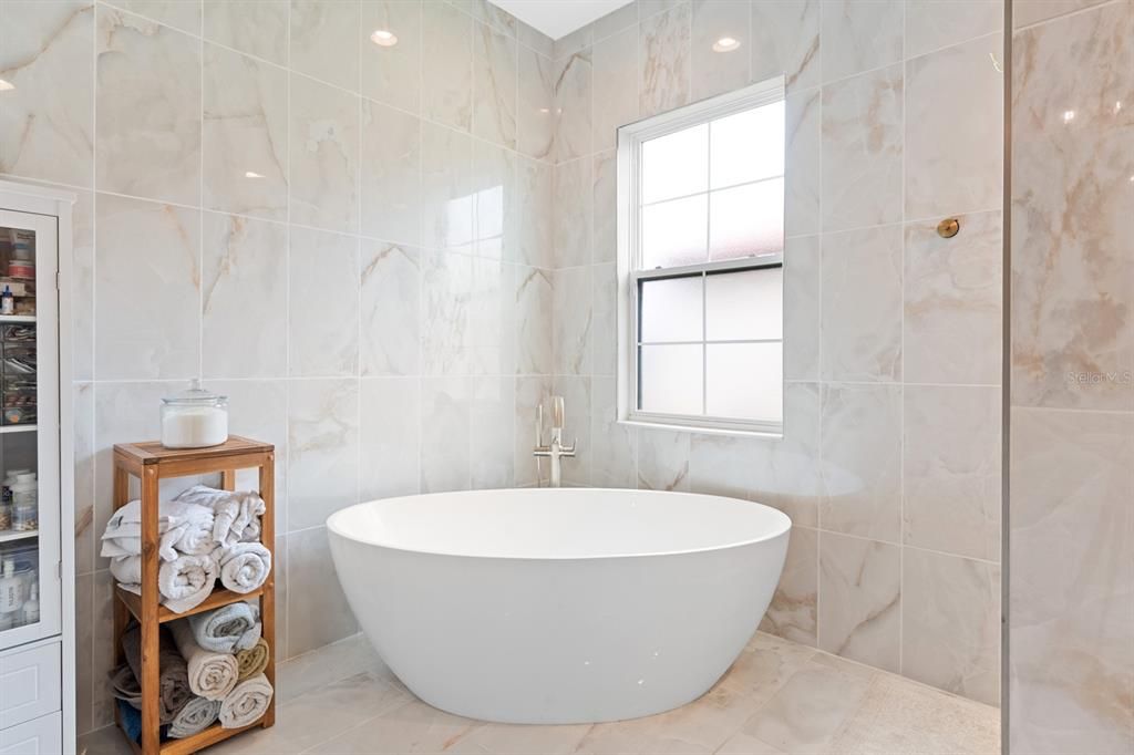 For Sale: $849,900 (4 beds, 3 baths, 3179 Square Feet)