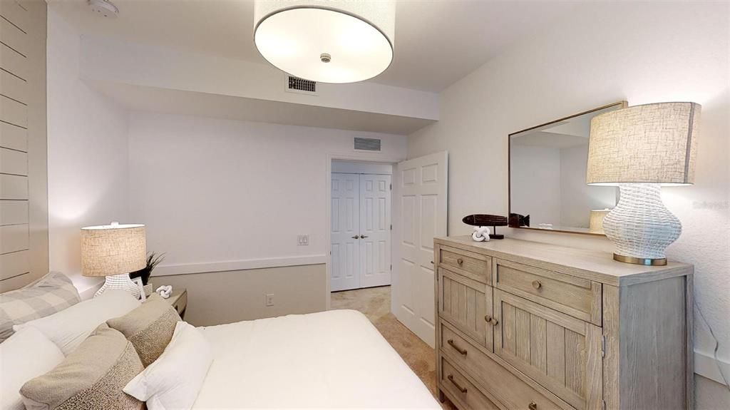 Activo con contrato: $447,999 (3 camas, 2 baños, 1741 Pies cuadrados)