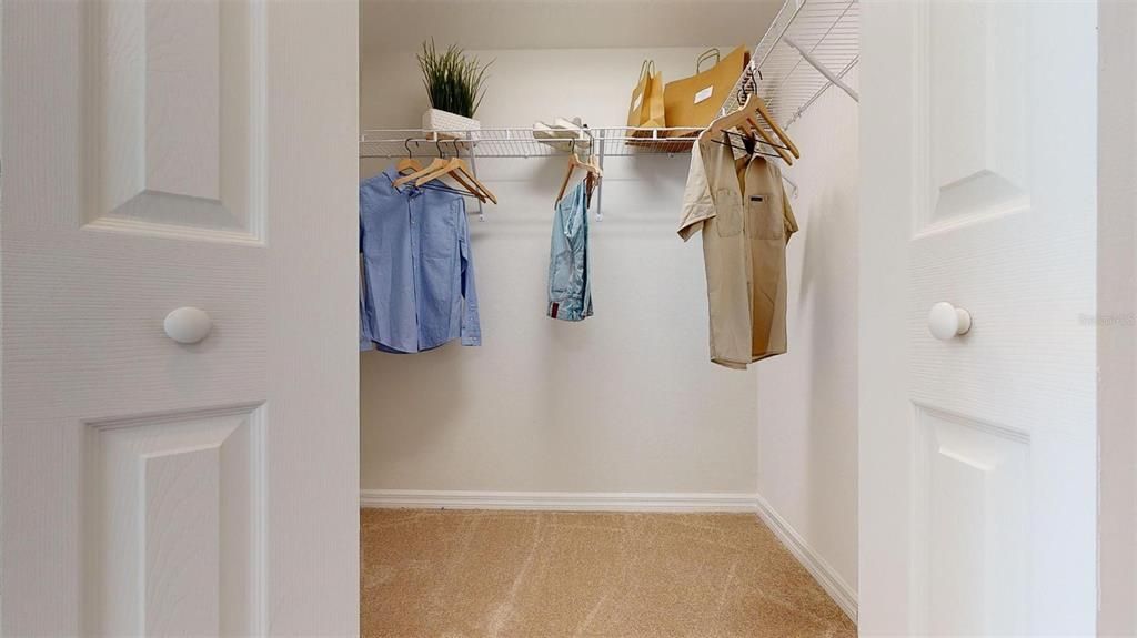 Activo con contrato: $447,999 (3 camas, 2 baños, 1741 Pies cuadrados)