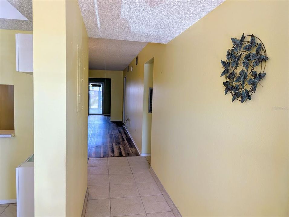 Activo con contrato: $72,400 (2 camas, 2 baños, 1144 Pies cuadrados)