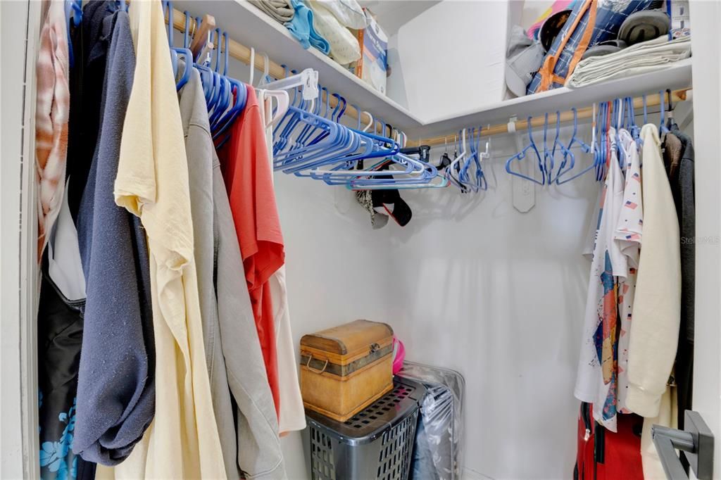 Activo con contrato: $219,000 (3 camas, 2 baños, 1040 Pies cuadrados)