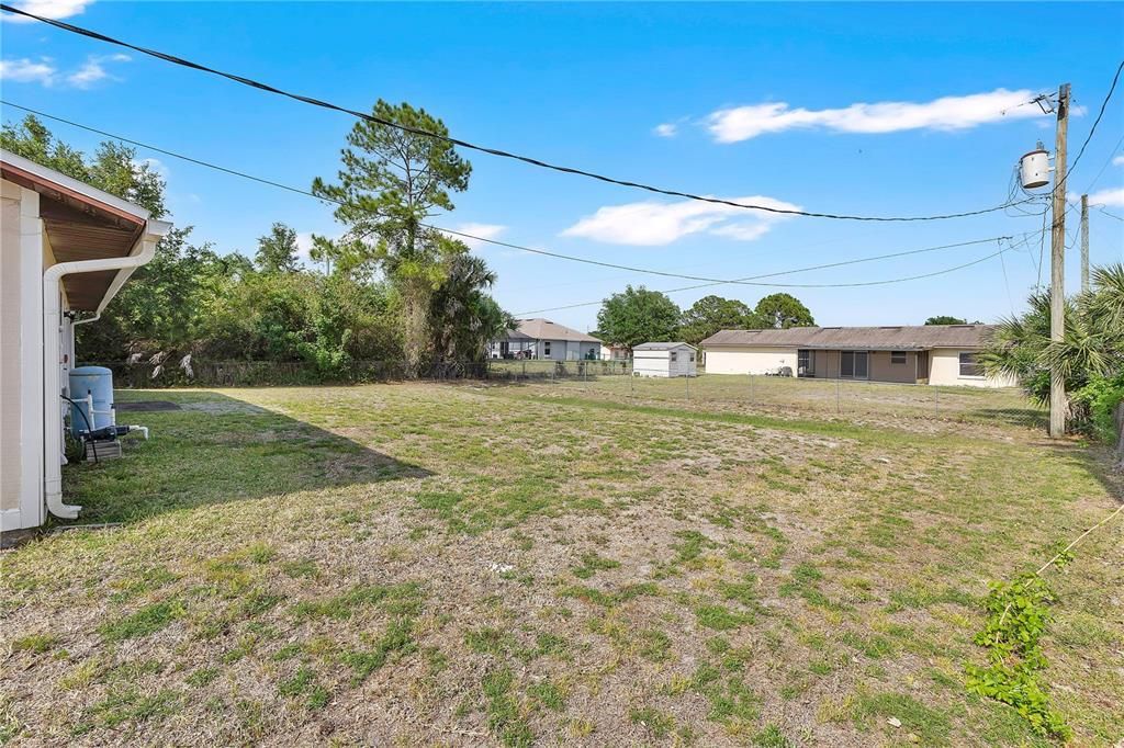 Activo con contrato: $219,000 (3 camas, 2 baños, 1040 Pies cuadrados)
