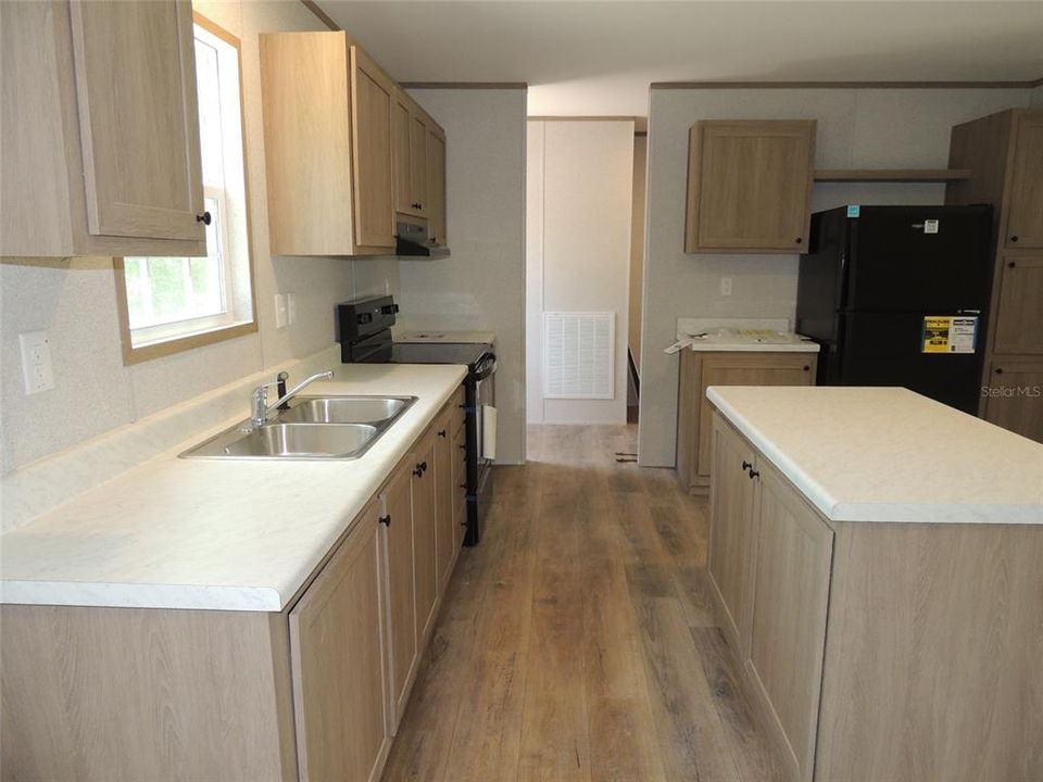 For Sale: $229,000 (3 beds, 2 baths, 1493 Square Feet)